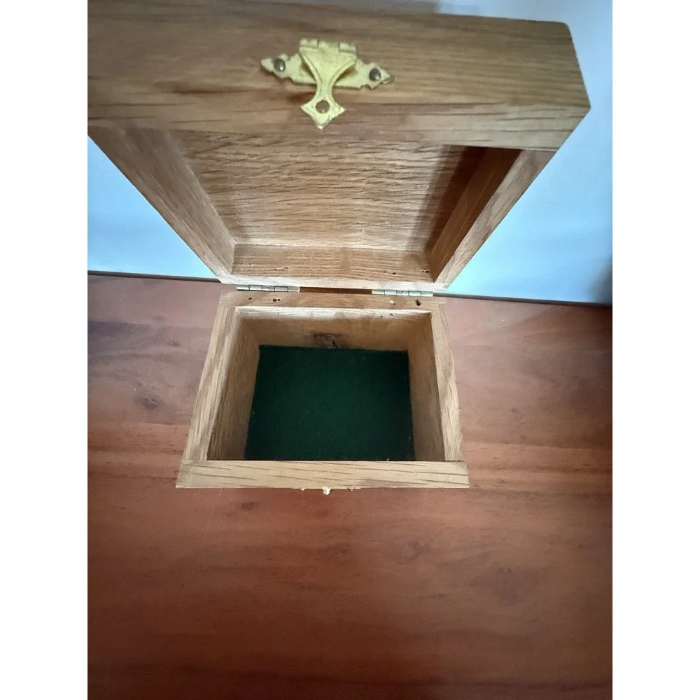 Vintage Oak Wood Carved Box Handmade Folk Art Jewelry Storage lined W/Velvet  6